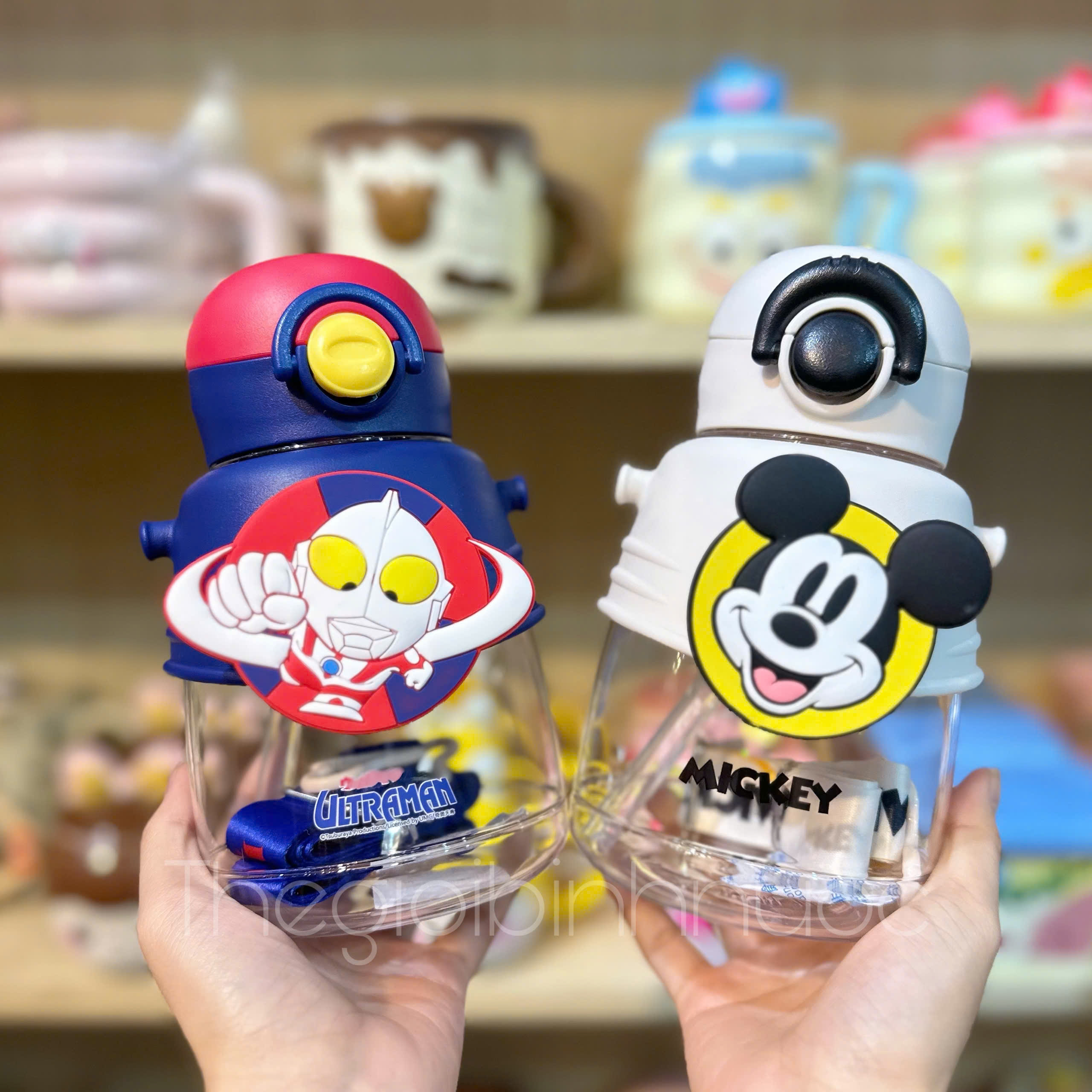 Bình Nhựa Tritan 750ML Kèm Dây Đeo Chéo