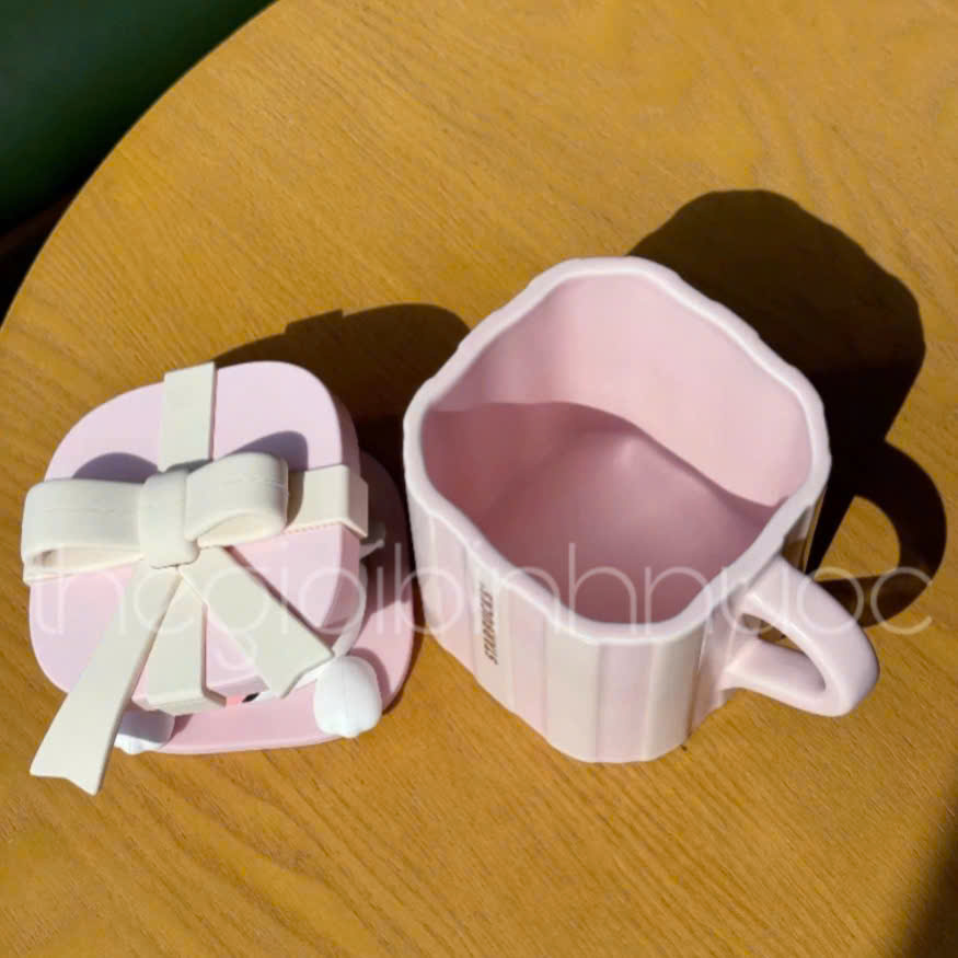 Ly Sứ Starbucks Holiday Pet 350ML 2024