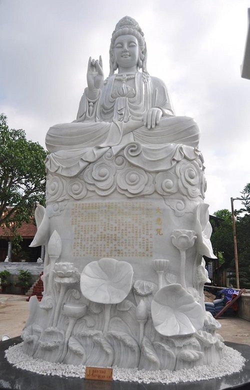 Thăm chùa quan âm chiêm bái pho tượng phật bằng đá trắng lớn nhất Việt Nam
