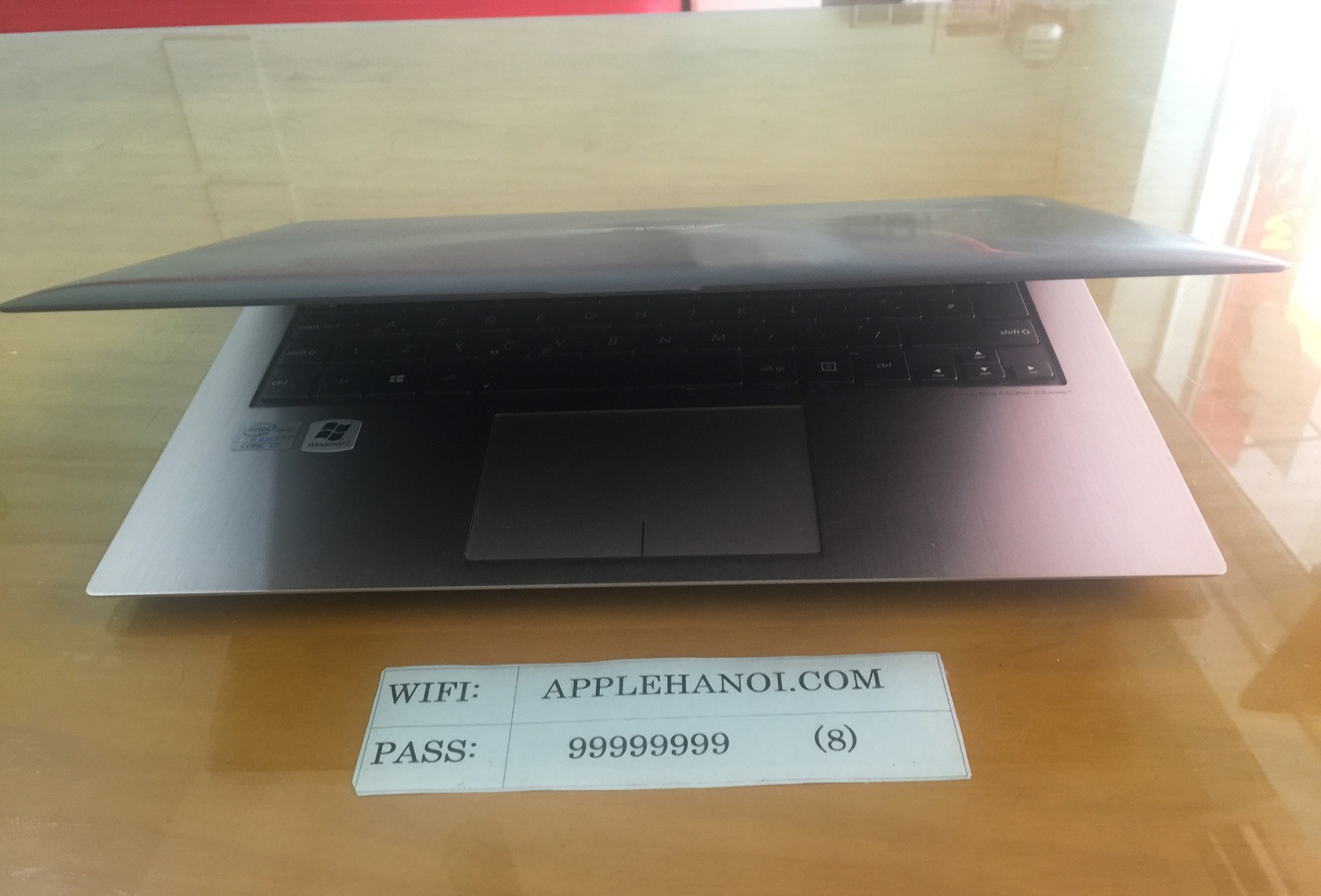 Macbook Macbook Pro intel like new như mới