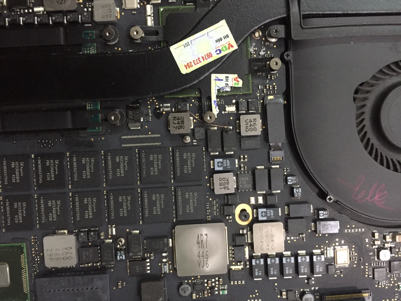 Tin Vui Macbook pro 2011 lỗi VGA đã fix thành công