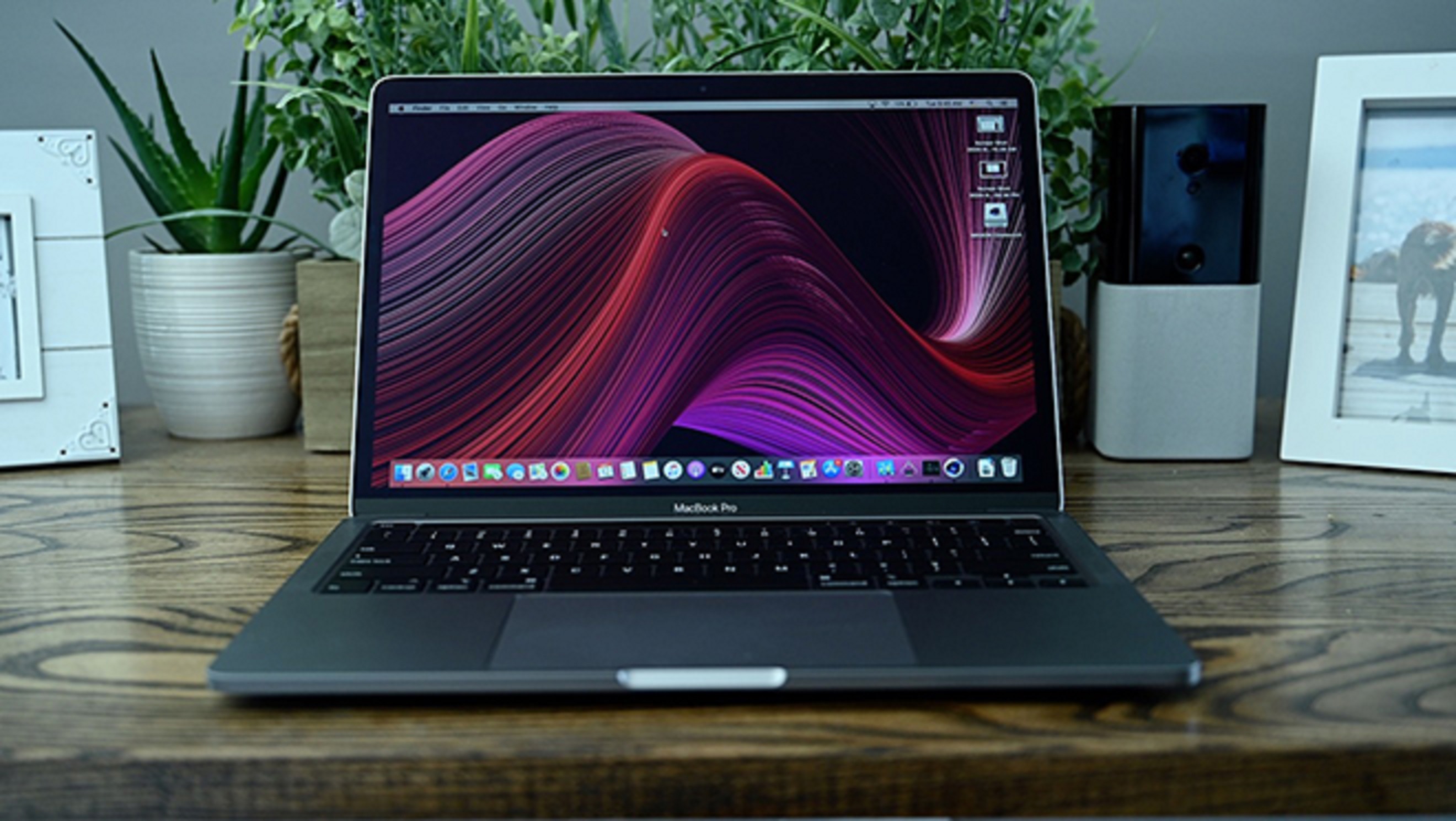 MacBook Pro 13-Inch Core i5-8257U 1.4 GHz 2020 2 TB 3 Ram 8GB ssd