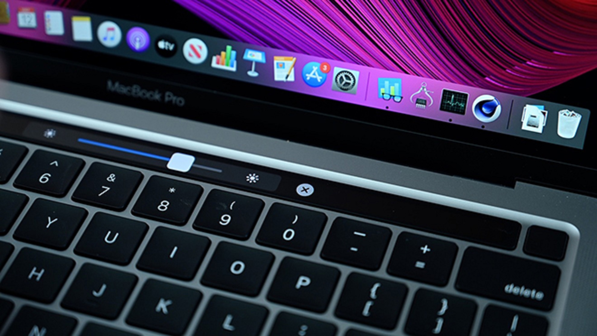MacBook Pro 13-Inch Core i5-8257U 1.4 GHz 2020 2 TB 3 Ram 8GB ssd