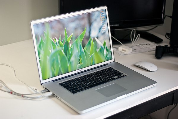 MacBook Pro mc721 Early 2011 Core i7 (I7-2635QM) GHz Ram 8GB H