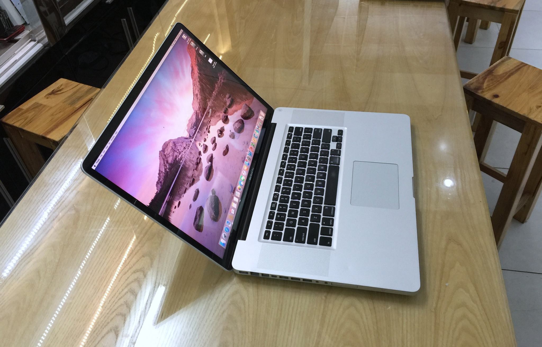 MacBook Pro MC024 17