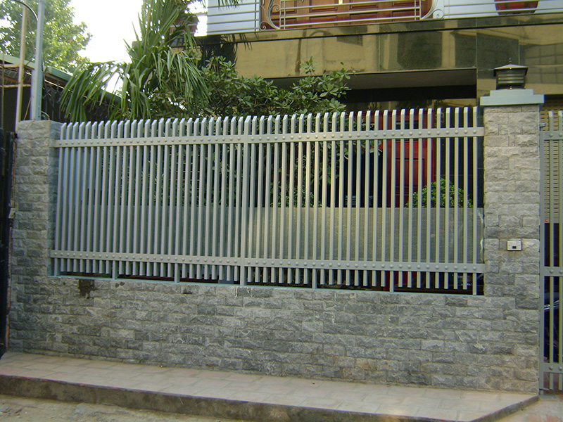 các mẫu hàng rào sắt hộp đẹp 2 tầng 8x13m
