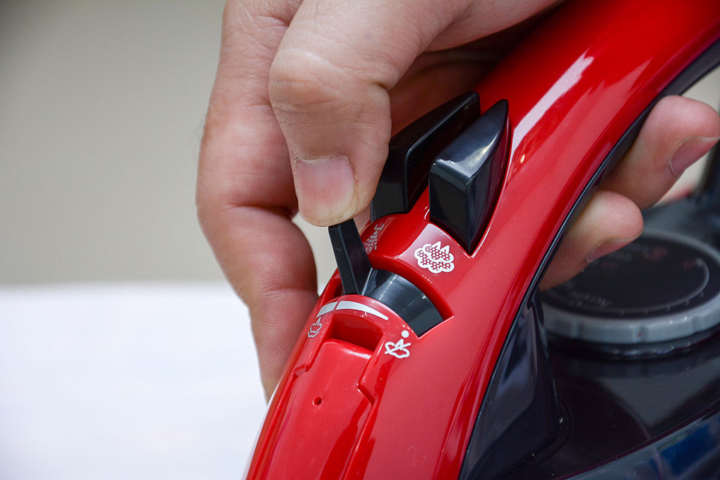 BÀN ỦI PANASONIC NI-W410TS