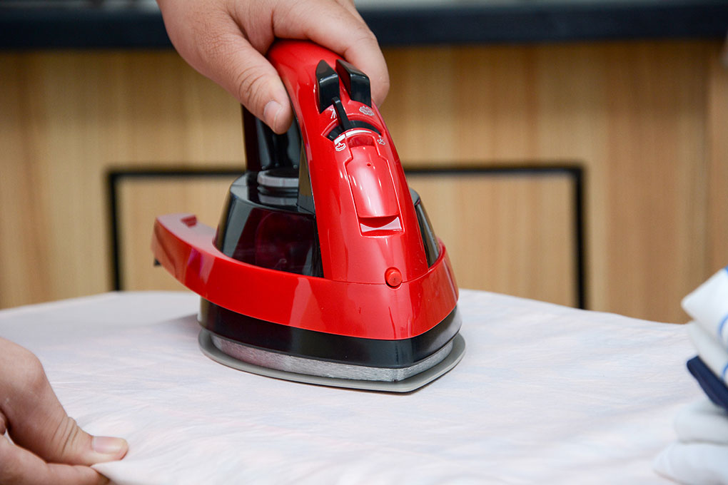 BÀN ỦI PANASONIC NI-W410TS