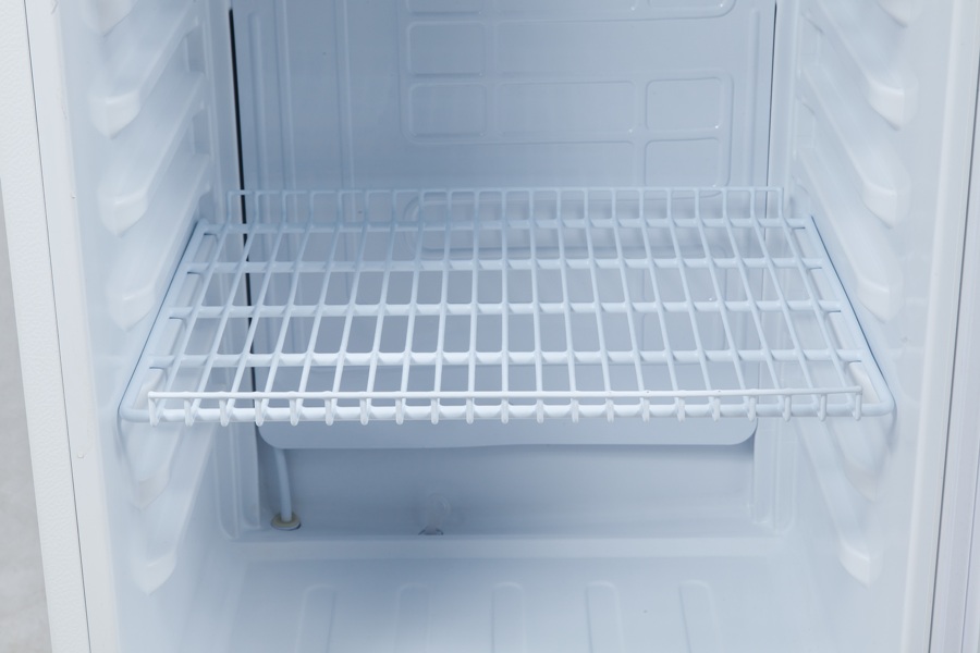 Tủ mát Aqua AQB-320V, 226 lít, có sưởi kính