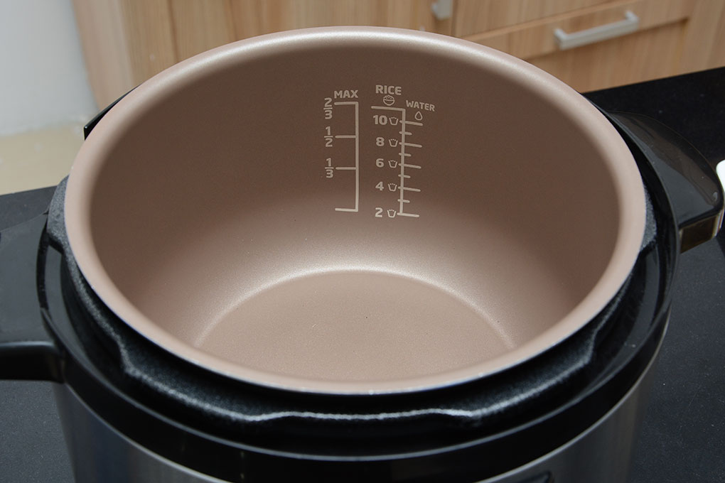 Nồi áp suất điện Philip HD2103, công suất 900W, dung tích 5 lít