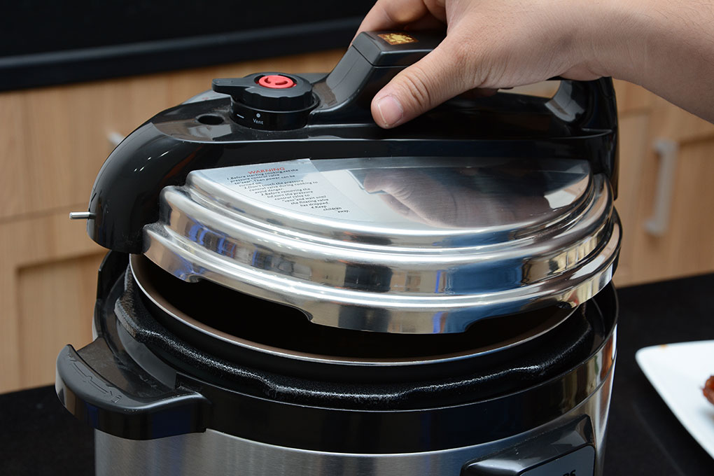 Nồi áp suất điện Philip HD2103, công suất 900W, dung tích 5 lít