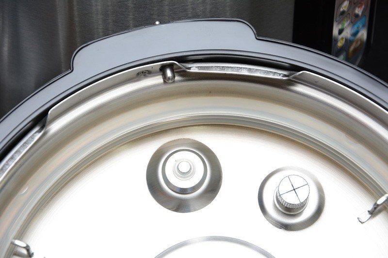 Nồi áp suất điện tử Philips HD2136, công suất 900W, dung tích 5 lít