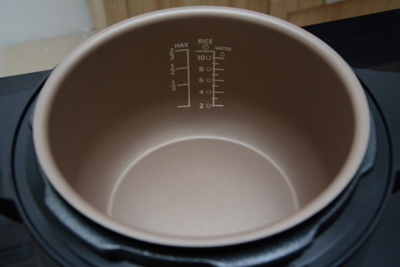 Nồi áp suất điện tử Philips HD2136, công suất 900W, dung tích 5 lít