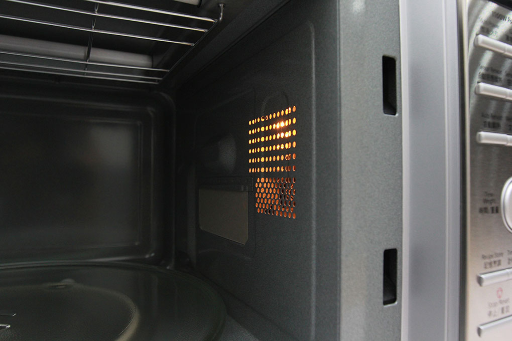 Lò vi sóng Panasonic NN-GD692S, dung tích 31L, Inverter