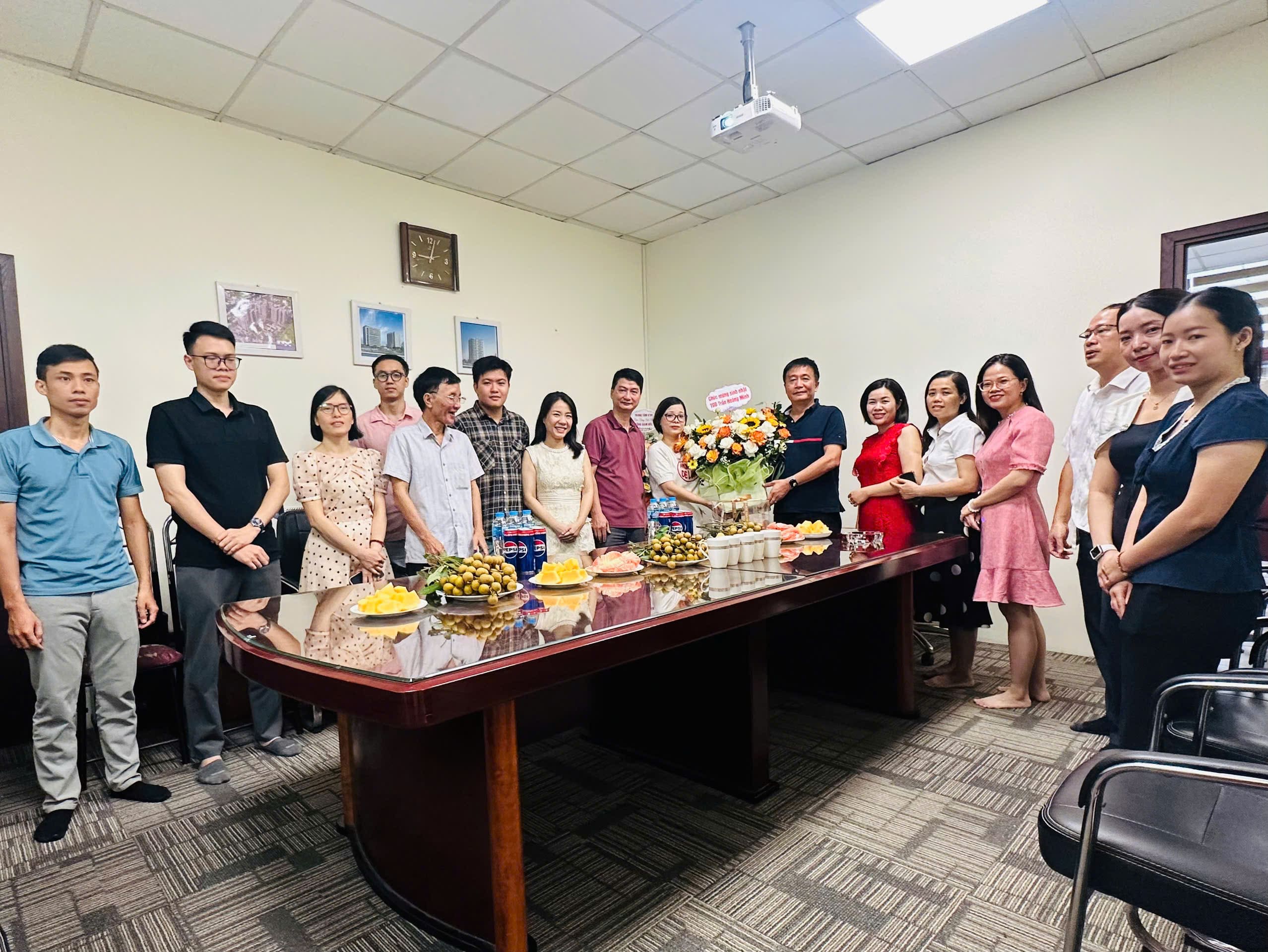 CHÚC MỪNG SINH NHẬT TỔNG GIÁM ĐỐC CÔNG TY