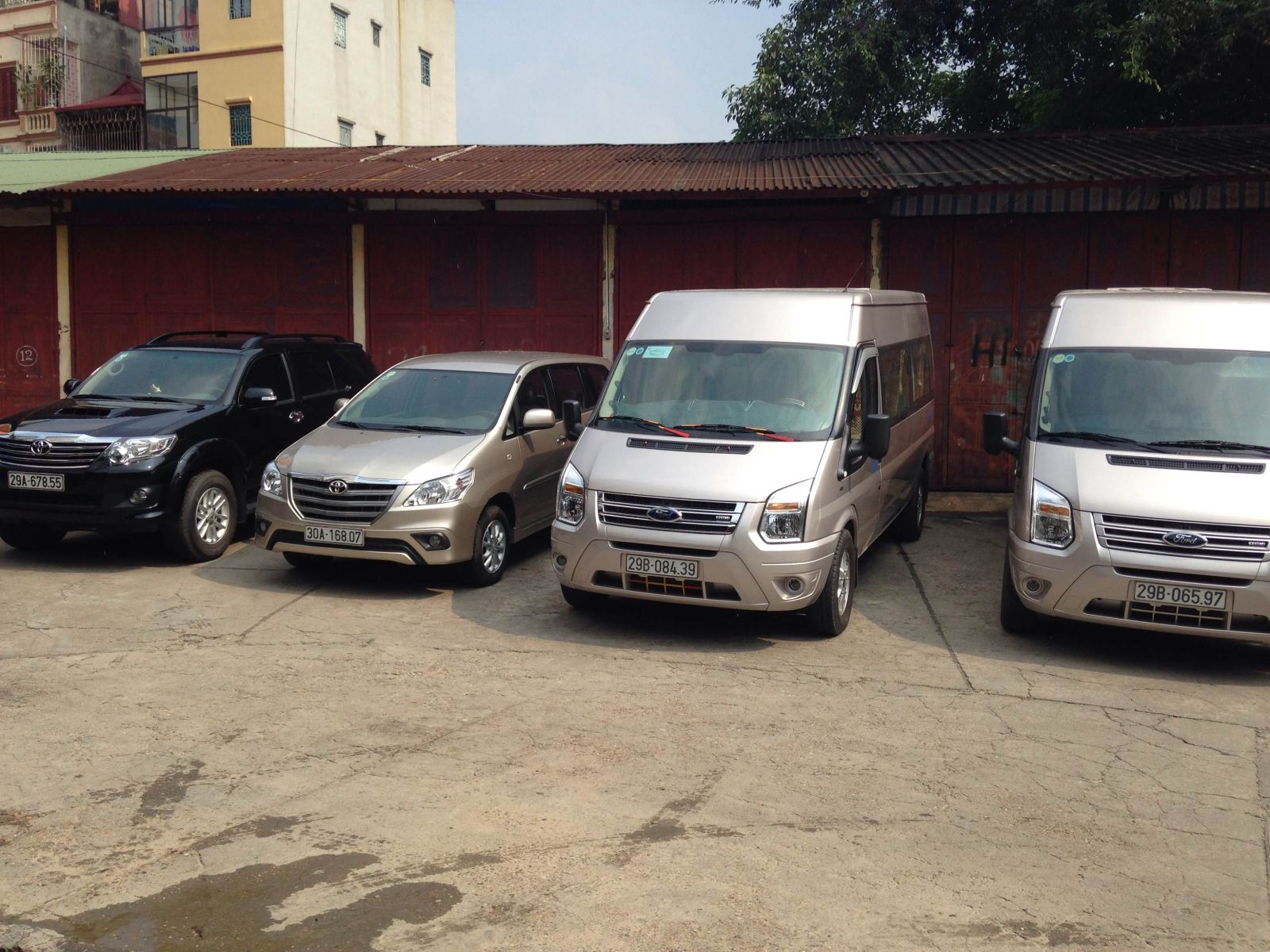 Dịch vụ cho thuê xe du lịch ở Hà Nội đảm bảo chất lượng Dịch vụ cho thuê xe du lịch ở Hà Nội đảm bảo chất lượng