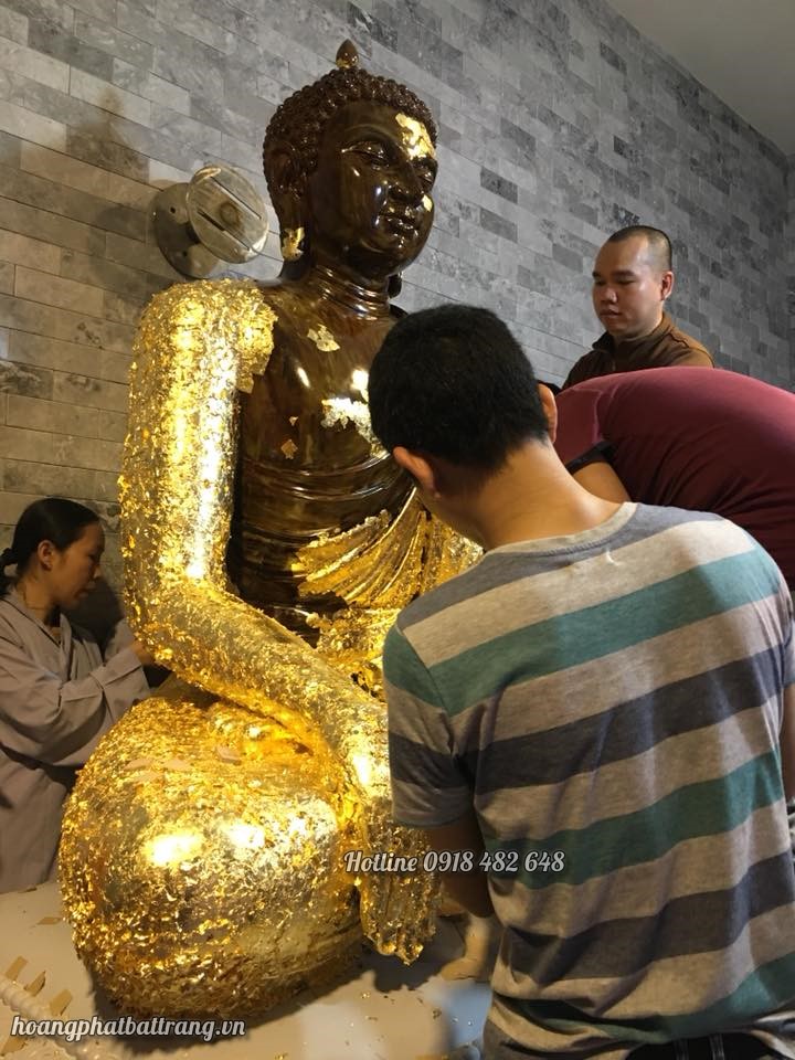 Gốm sứ vẽ vàng, dát vàng cho tượng Phật