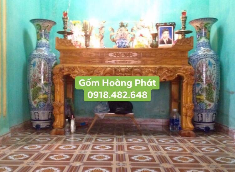 Lục bình sứ Bát Tràng tại nhà khách hàng