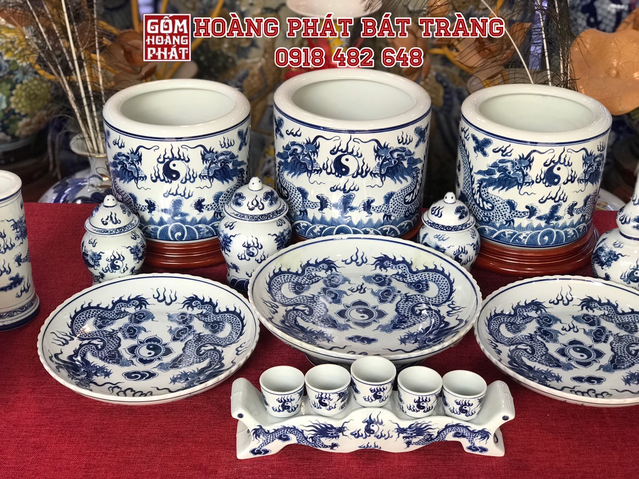 Bộ đồ thờ men lam xanh cổ vẽ kỹ Bát Tràng cho ban thờ gia tiên số 1 3