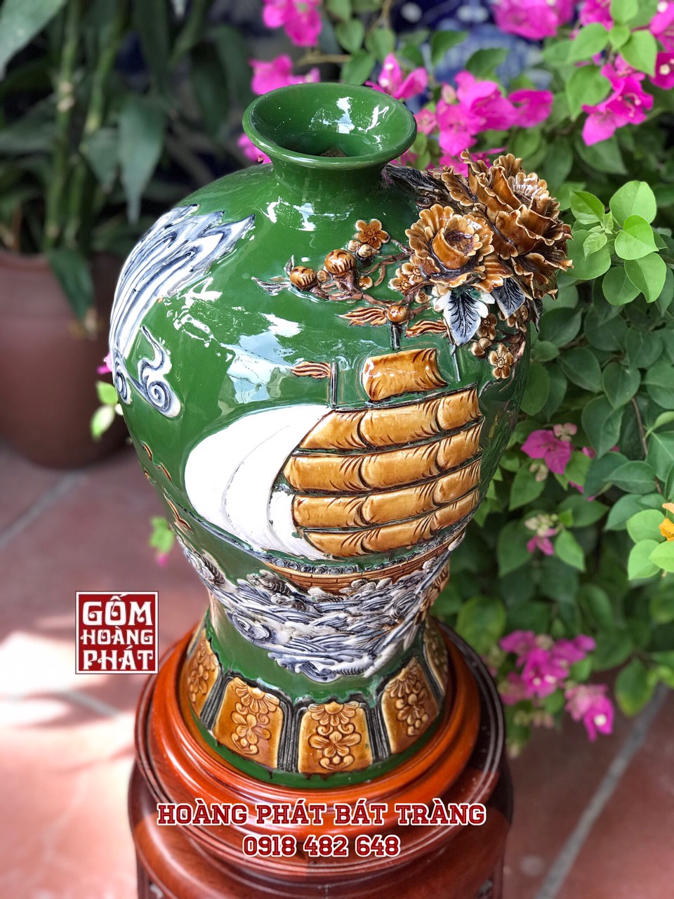 Mai bình tích lộc Thuận buồm xuôi gió nền xanh đắp nổi Bát Tràng H47cm MBTL21 25
