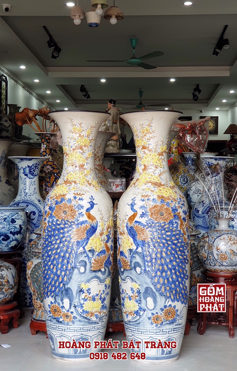 Lục bình sứ công đào phú quý đắp nổi men rạn 1m75