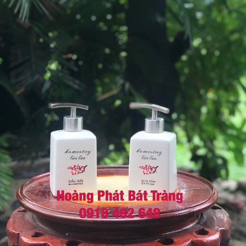 Bộ bình đựng dầu gội, sữa tắm homestay bản búa vòi 304