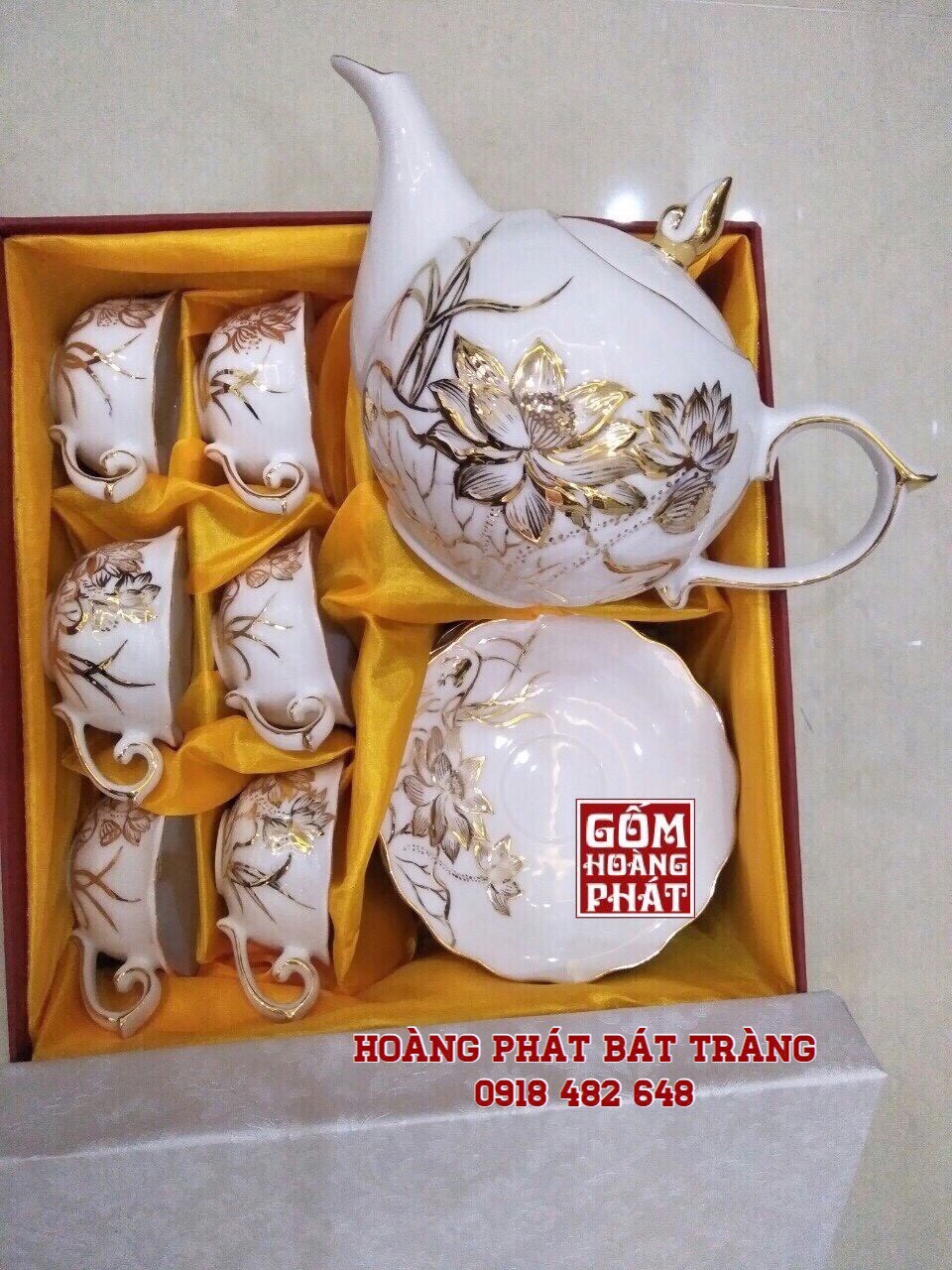 Bộ ấm chén sen nổi vẽ vàng kim cao cấp dáng bưởi 1
