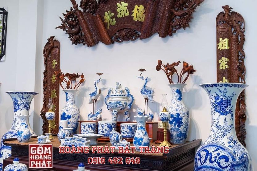 Bộ đồ thờ men lam vẽ kỹ cao cấp Bát Tràng full cho ban thờ gia tiên 2