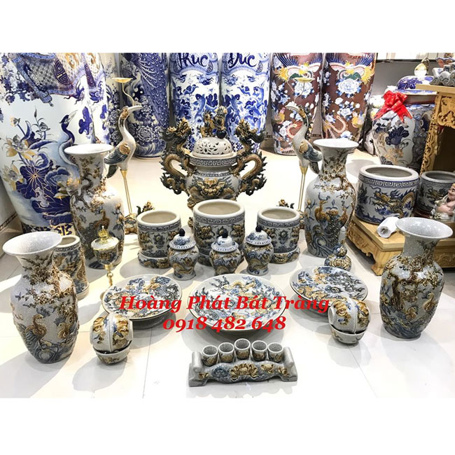 Bộ đồ thờ men rạn đắp nổi cao cấp ấn vẩy với ban thờ kích thước 2.17m