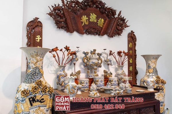 Bộ đồ thờ men rạn đắp nổi cao cấp Bát Tràng full cho ban thờ gia tiên 1