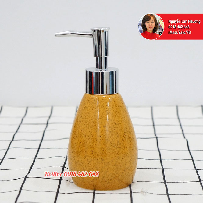 Bộ đựng dầu gội, sữa tắm men gốm vàng vòi nhựa, vòi inox dáng tròn SP4582