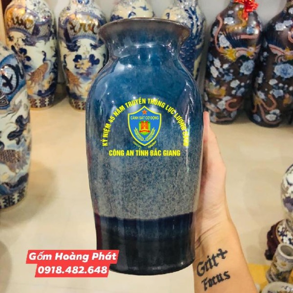 Lọ hoa Hỏa biến in logo Công an tỉnh Bắc Giang