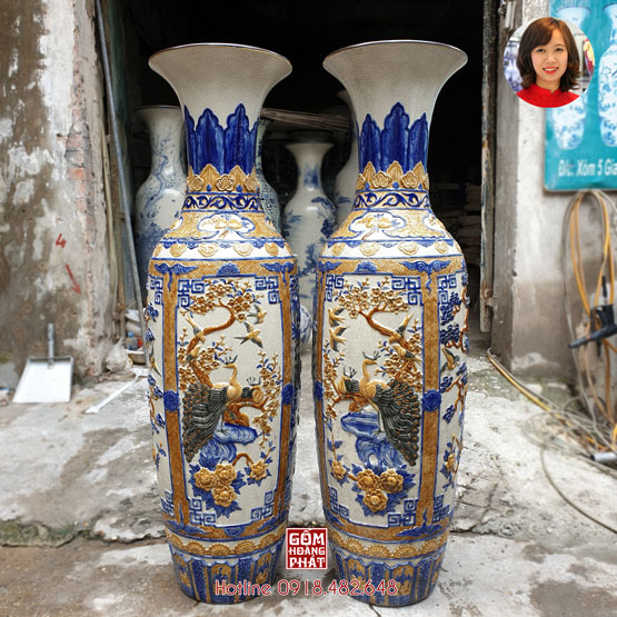 Lục bình tứ quý men rạn đắp nổi 1m55