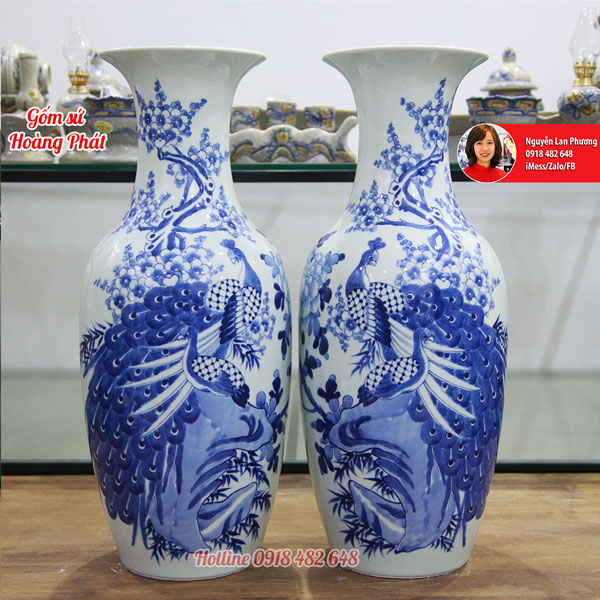 Tiểu lộc bình sứ men lam vẽ Công Đào 60cm