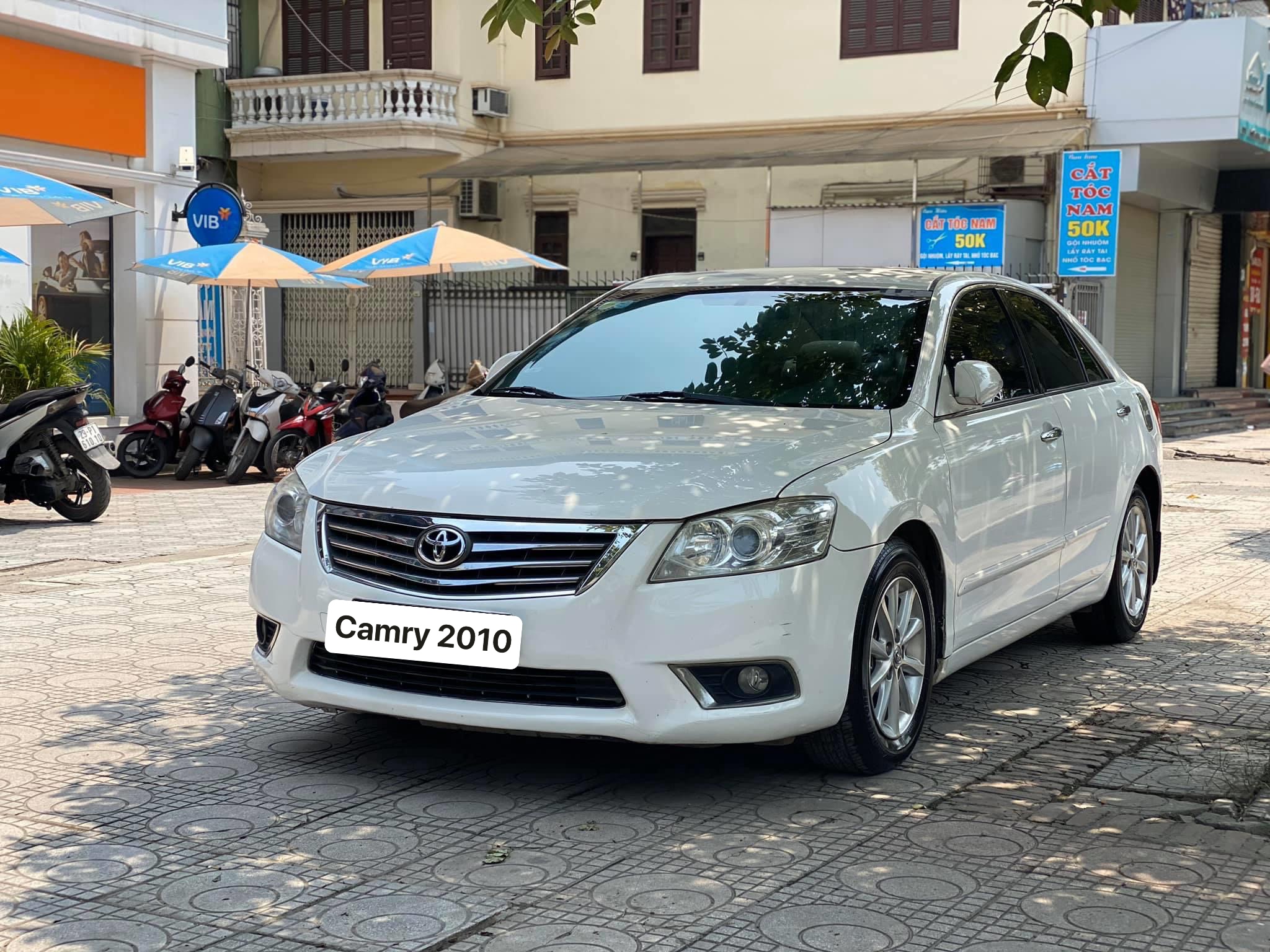 Giá xe Toyota Camry 2010 bao nhiêu