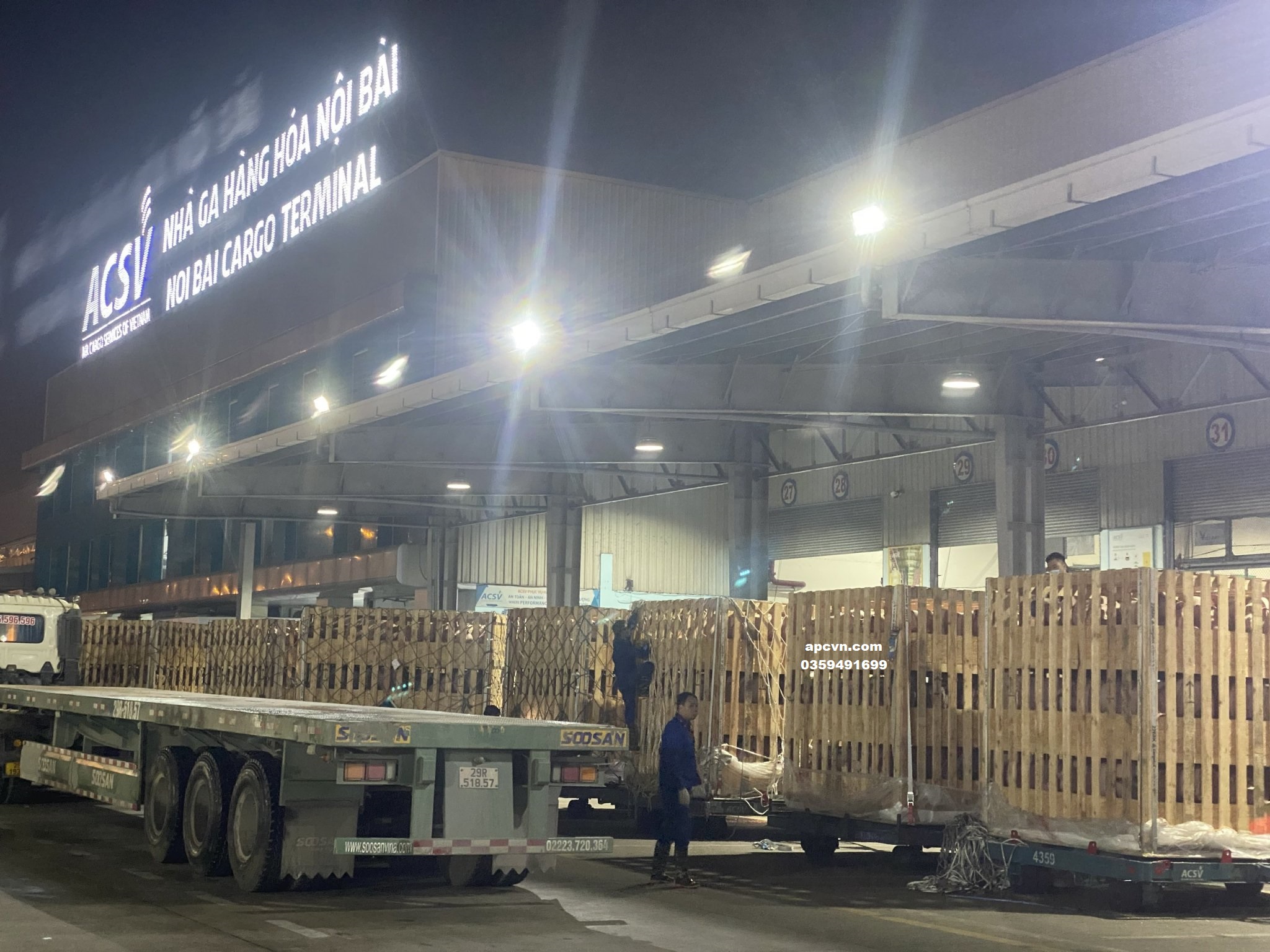 CHUYÊN CƠ HEO GIỐNG THỨ 7 NHẬP KHẨU TỪ TẬP ĐOÀN AXIOM - PHÁP VỀ VIỆT NAM CHUYÊN CƠ HEO GIỐNG THỨ 7 NHẬP KHẨU TỪ TẬP ĐOÀN AXIOM - PHÁP VỀ VIỆT NAM