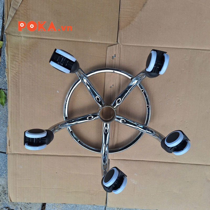 Kết nối bánh xe với chân sắt mạ