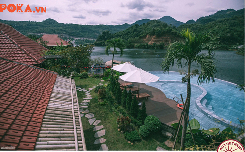 Hình 4: Ghế hồ bơi Hòa Bình