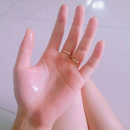 cach-khac-phuc-hieu-qua-chung-ra-mo-hoi-tay-bang-bai-thuoc-nam-kinh-nghiem-lau-d
