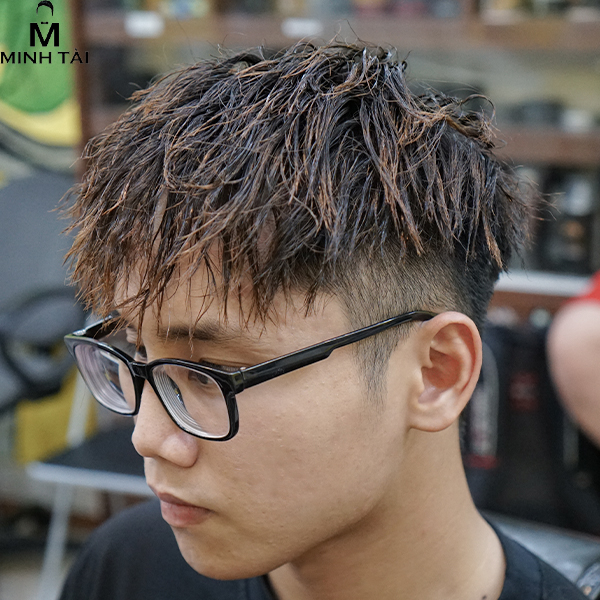 Tóc nam uốn con sâu đẹp đón xuân 2021 - Barber Shop Vũ Trí