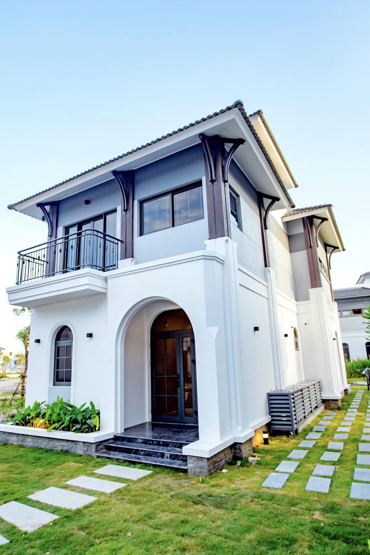 Giá cho thuê Biệt thự Villa nghỉ dưỡng ở gần bãi tắm bãi dài Sonasea Vân Đồn