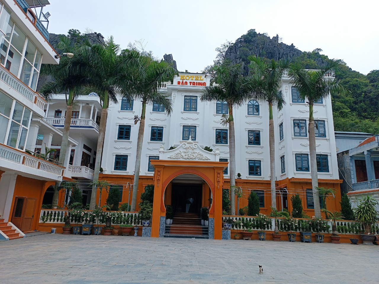 Thông tin khách sạn chất lượng tốt, có chỗ để ô tô ở gần cảng Ao Tiên - huyện Vân Đồn