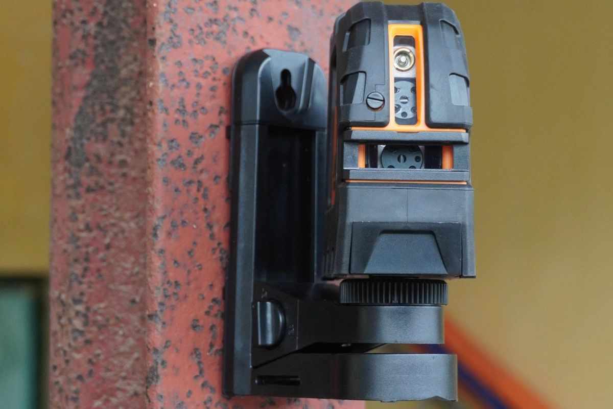 Hướng dẫn vệ sinh máy cân bằng laser sau khi trải qua rất nhiều công trình