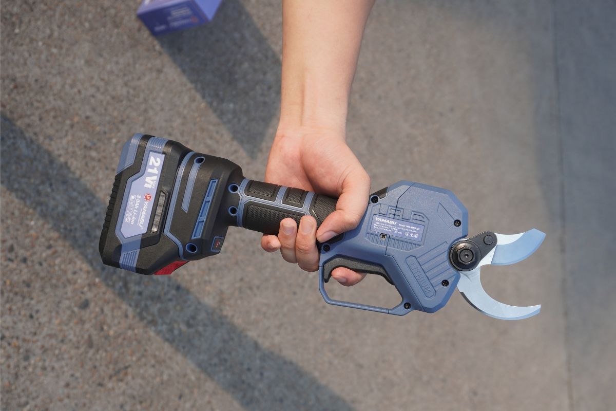 Kinh nghiệm chọn mua kéo cắt cành pin loại tốt