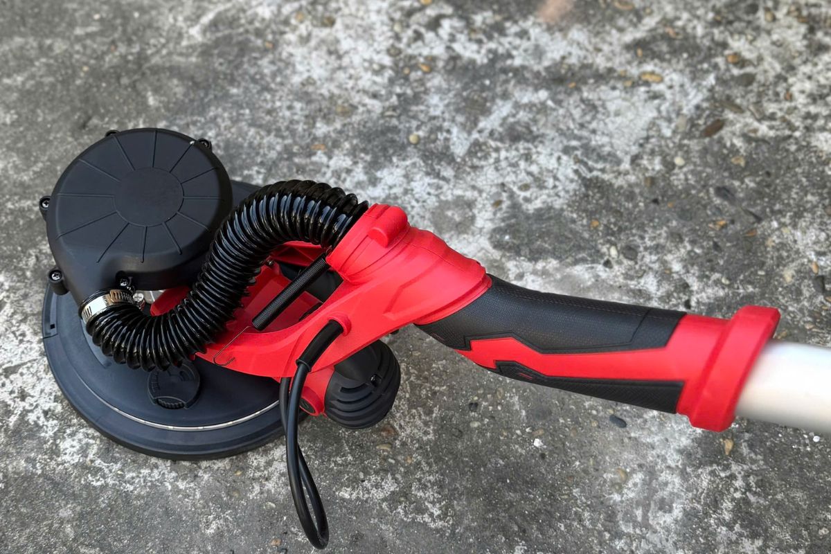 Lưu ý khi mua máy chà tường cầm tay