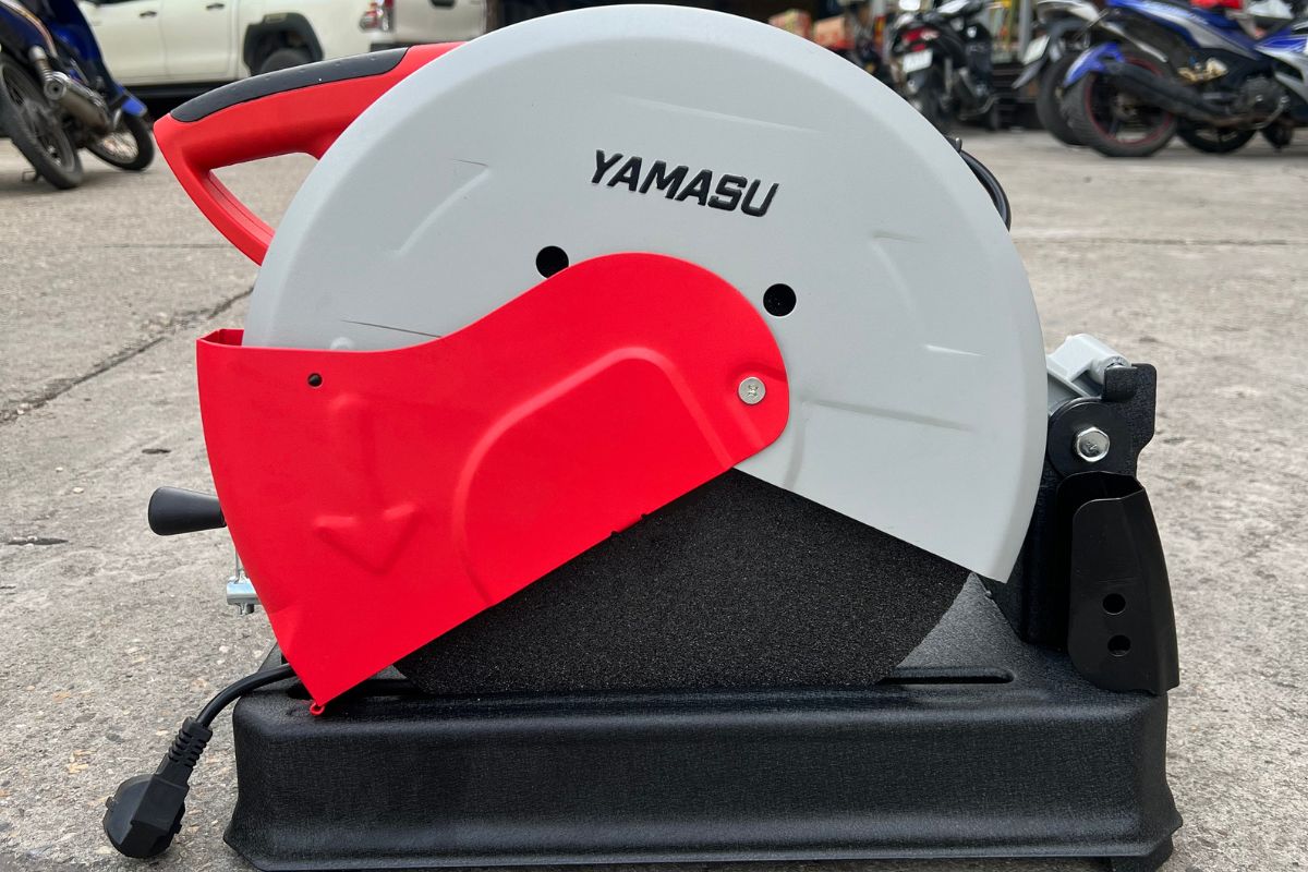 Lưu ý khi vận hành máy cắt sắt để bàn