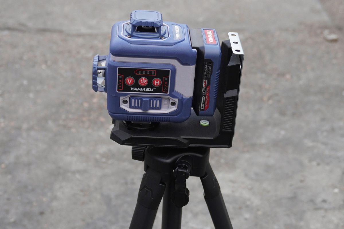  MÁY CÂN BẰNG LASER 16 TIA XANH YAMASU YMS-16DG2