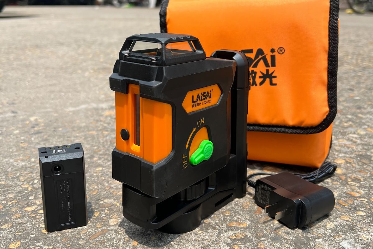 Máy cân bằng laser 2 tia xanh là gì?