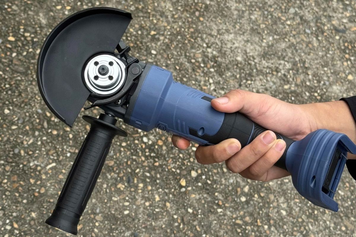 Máy cắt pin là gì?