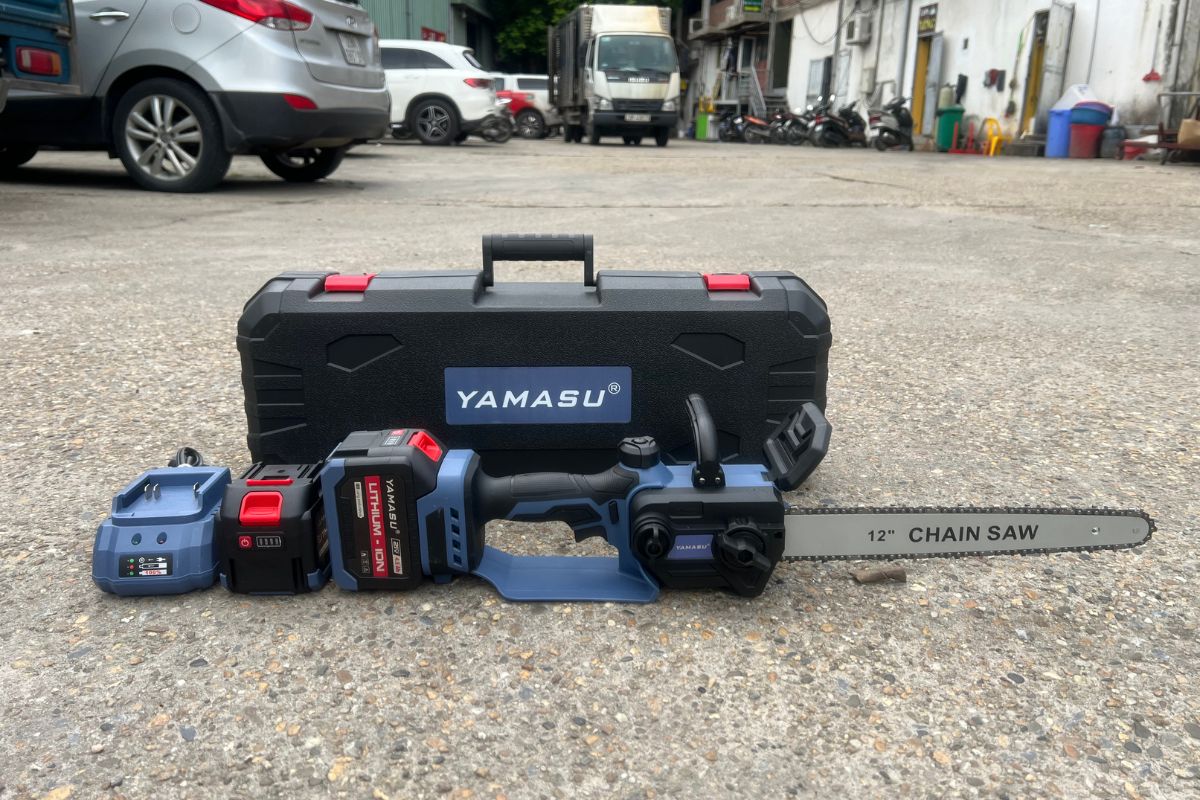 Máy cưa xích pin chạy yếu – không ăn gỗ